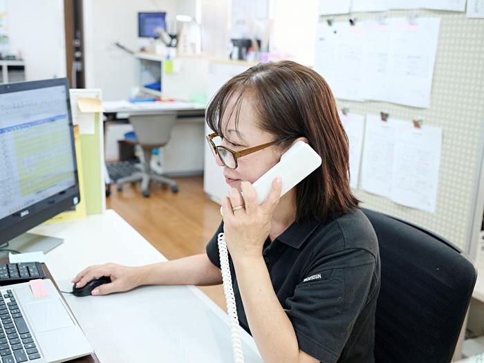 大型ドライバー／オープニングスタッフ／週休2日制／日勤のみ