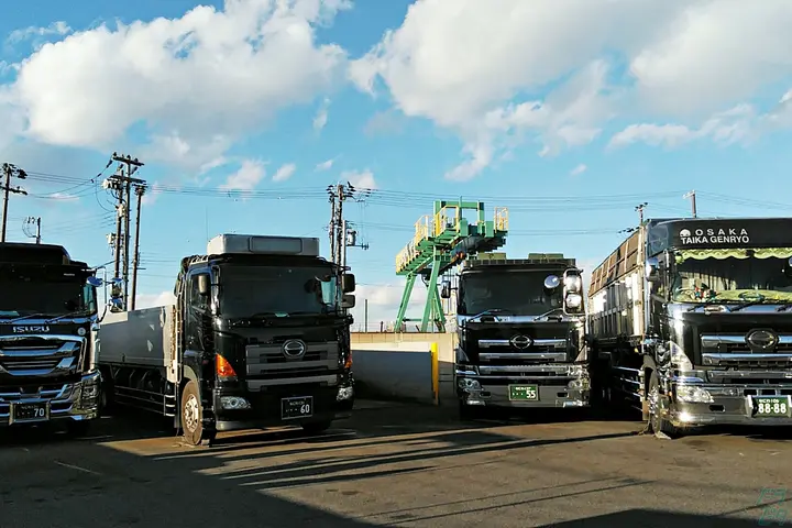 ＼50代も無理なく活躍／ダンプ未経験OK◎残業ほぼナシ