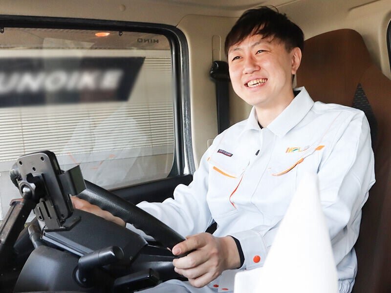 ドライバー／大型ドライバー／軽作業・物流系 30歳 月給35万円 普通免許ひとつで人生が変わった ドライバー