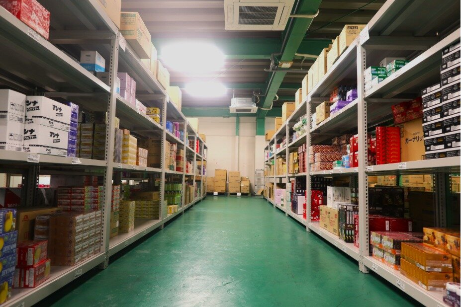 近距離トラックドライバー／2t・3t・4tトラック／週平均40時間勤務／家族手当や連休取得OKなど待遇面バツグン