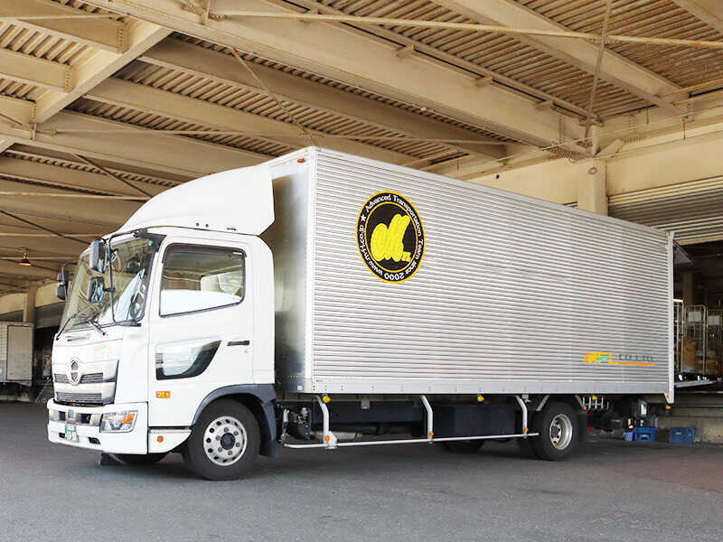 ドライバー／大型ドライバー／軽作業・物流系 30歳 月給35万円 普通免許ひとつで人生が変わった ドライバー